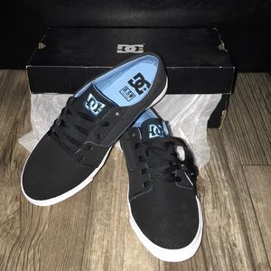 Women’s DC sneakers